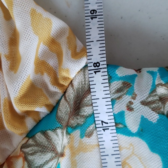 Cato Colorful Floral/Animal Print V-neck Blouse Large - Picture 7 of 7